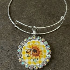 Bumble bee bracelet